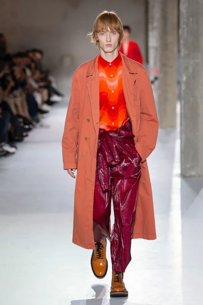 Look 46
